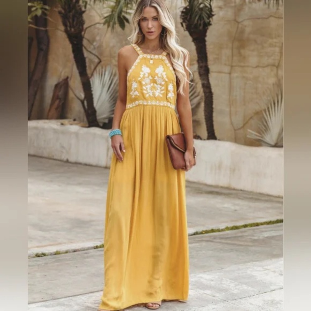 VICI EN CREME Club Tropicana Embroidered Maxi Dress Boho Yellow Beach/ Large